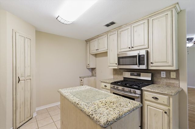 605 Maple Drive, Pilot Point, TX 76258