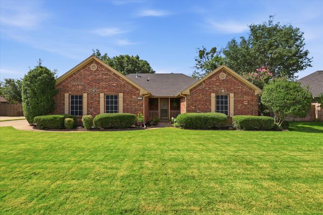 605 Maple Drive, Pilot Point, TX 76258