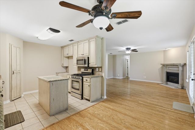 605 Maple Drive, Pilot Point, TX 76258