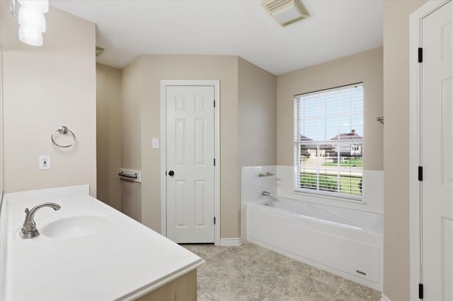 605 Maple Drive, Pilot Point, TX 76258