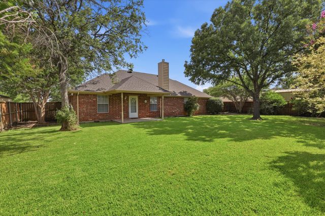 605 Maple Drive, Pilot Point, TX 76258