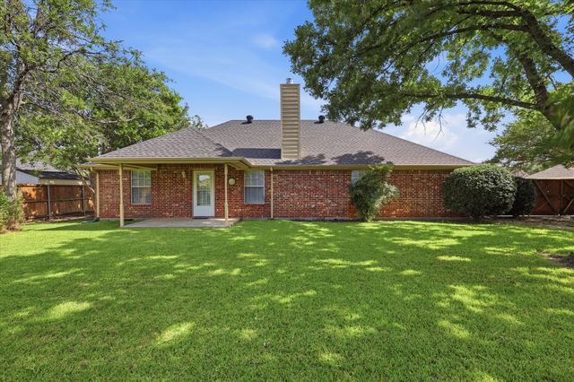 605 Maple Drive, Pilot Point, TX 76258