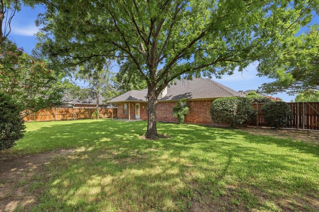 605 Maple Drive, Pilot Point, TX 76258