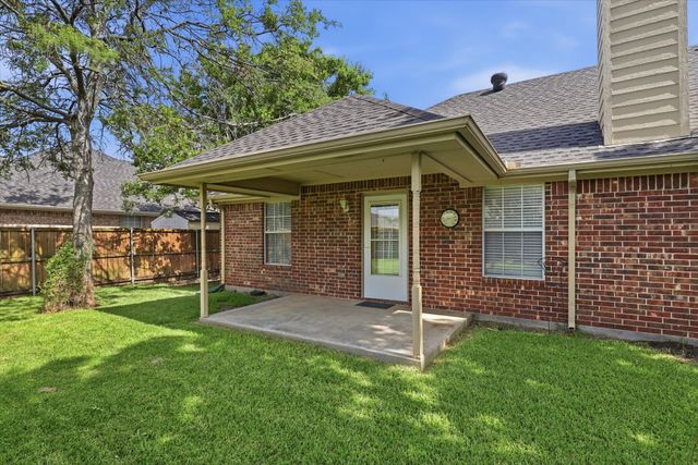 605 Maple Drive, Pilot Point, TX 76258