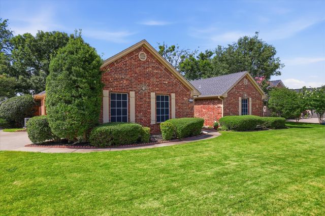 605 Maple Drive, Pilot Point, TX 76258