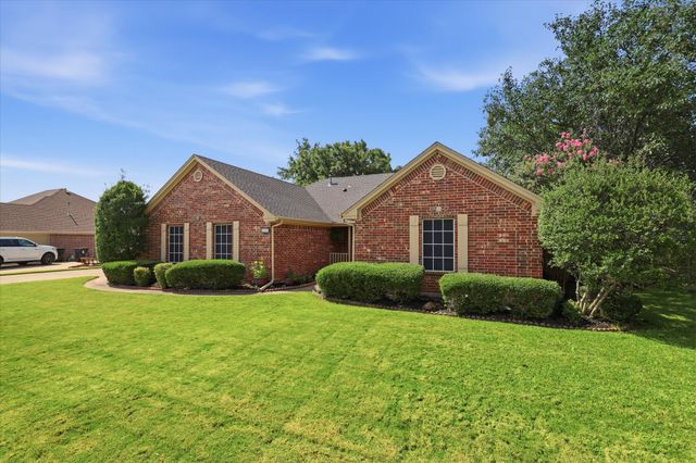 605 Maple Drive, Pilot Point, TX 76258