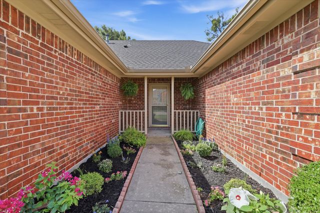 605 Maple Drive, Pilot Point, TX 76258