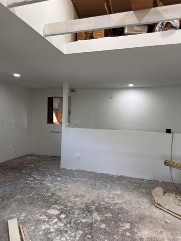 130 NE 4th Avenue, Boynton Beach, FL 33435