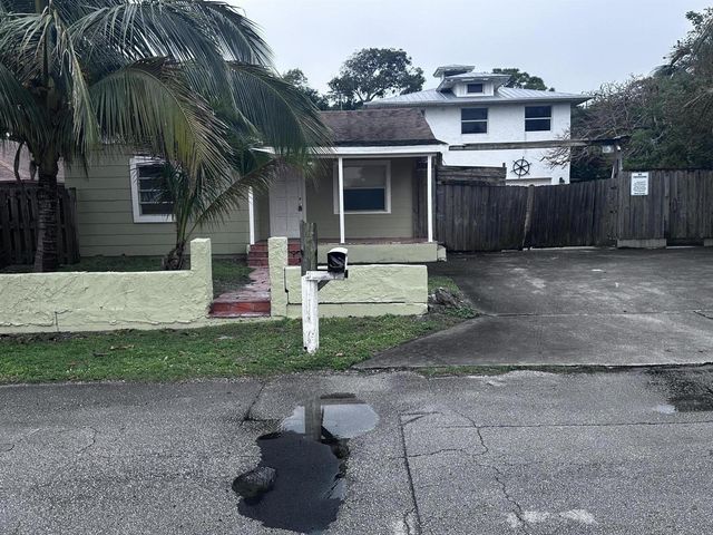 130 NE 4th Avenue, Boynton Beach, FL 33435