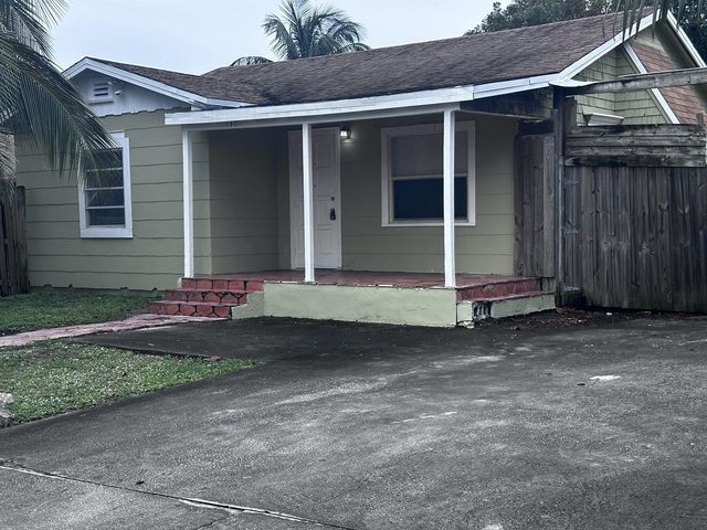 130 NE 4th Avenue, Boynton Beach, FL 33435