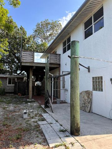 130 NE 4th Avenue, Boynton Beach, FL 33435