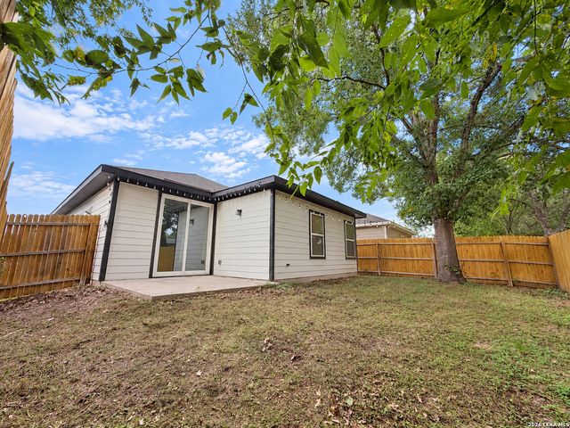 4422 CHANDLER RD APT 24, San Antonio, TX 78222