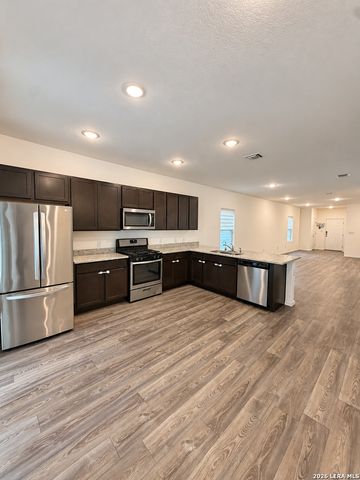 4422 CHANDLER RD APT 24, San Antonio, TX 78222