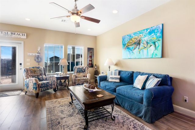 1819 N Pompano Ln, Crystal Beach, TX 77650