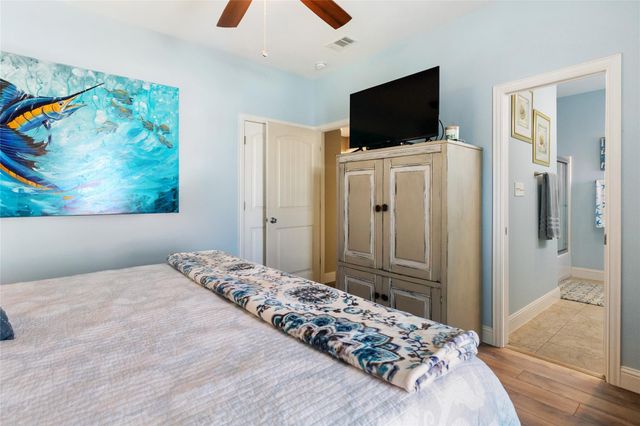 1819 N Pompano Ln, Crystal Beach, TX 77650