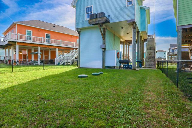 1819 N Pompano Ln, Crystal Beach, TX 77650