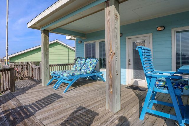 1819 N Pompano Ln, Crystal Beach, TX 77650