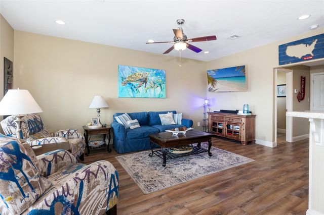 1819 N Pompano Ln, Crystal Beach, TX 77650