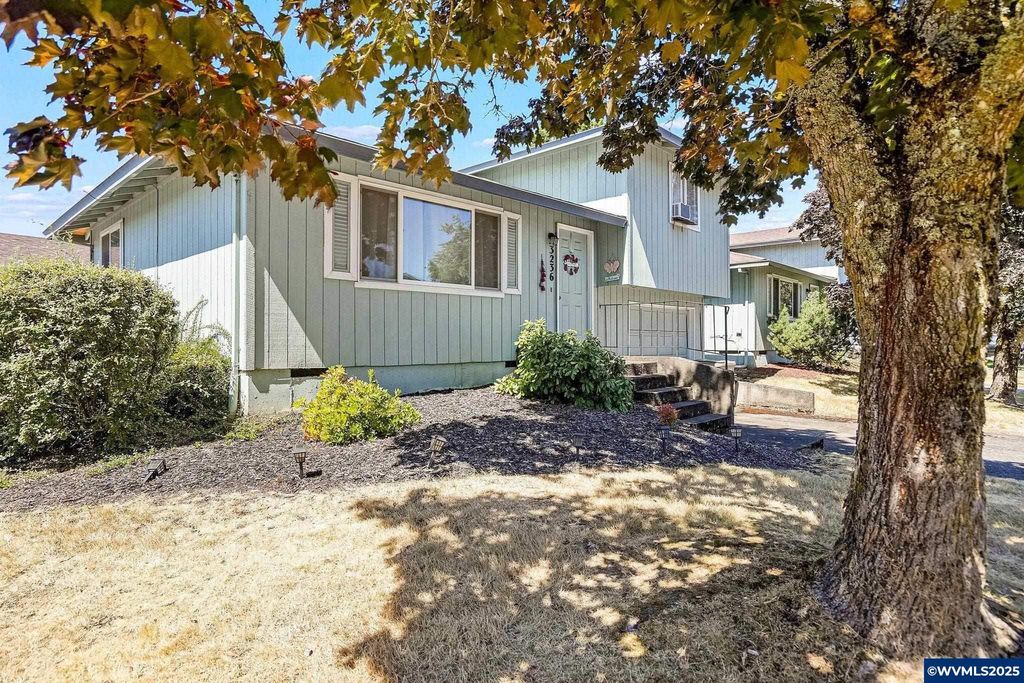 3236 Lyon (& 3238) St SW, Albany, OR 97322