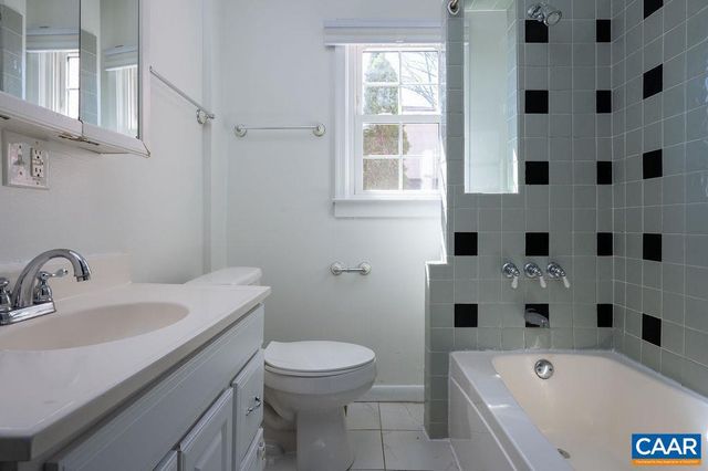 124 GOODMAN ST, Charlottesville, VA 22902