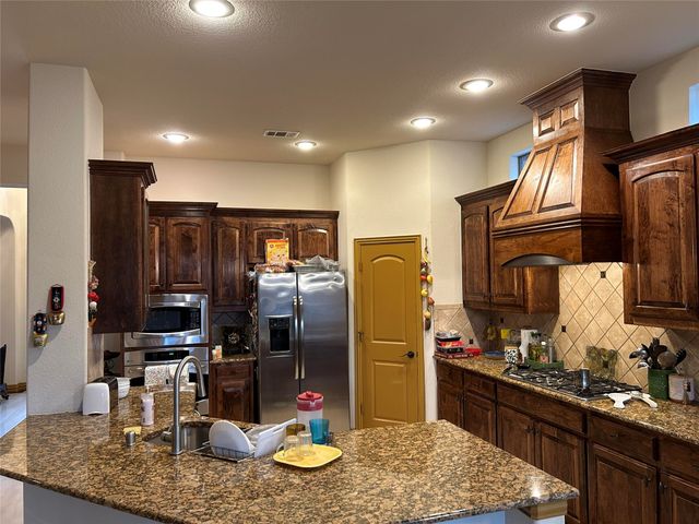 2219 Longview Road, Irving, TX 75063