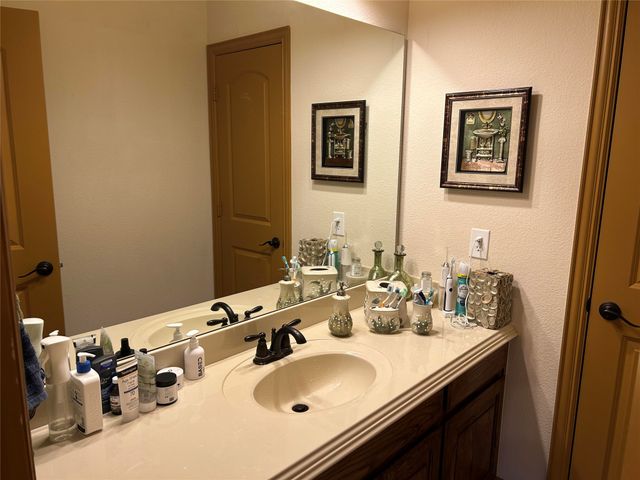 2219 Longview Road, Irving, TX 75063