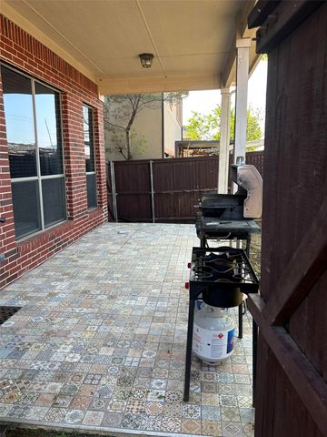 2219 Longview Road, Irving, TX 75063