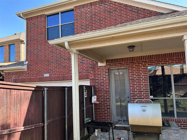 2219 Longview Road, Irving, TX 75063