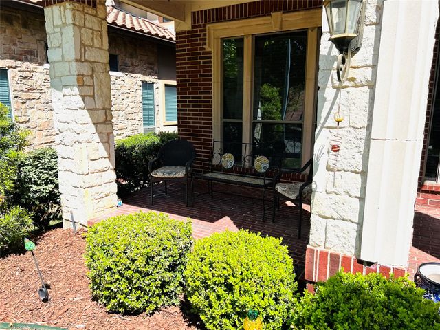 2219 Longview Road, Irving, TX 75063