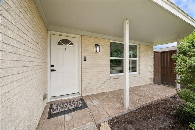 2718 Avenue H, Dickinson, TX 77539