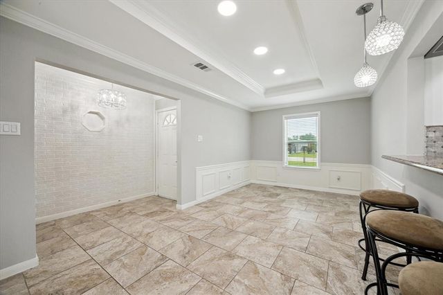 2718 Avenue H, Dickinson, TX 77539