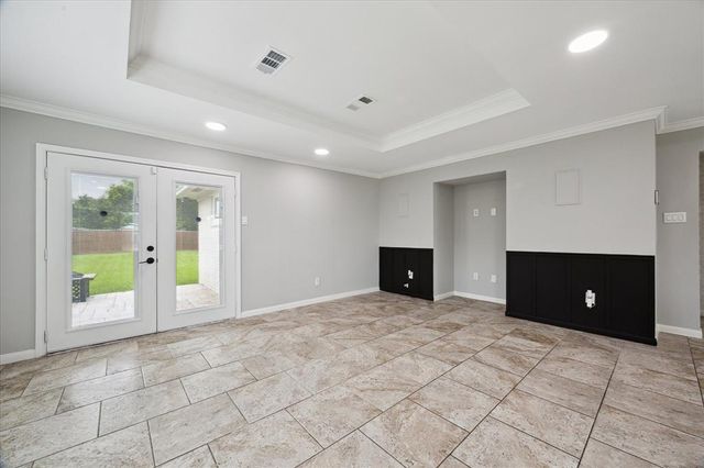 2718 Avenue H, Dickinson, TX 77539