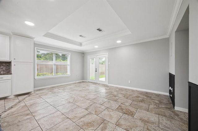 2718 Avenue H, Dickinson, TX 77539