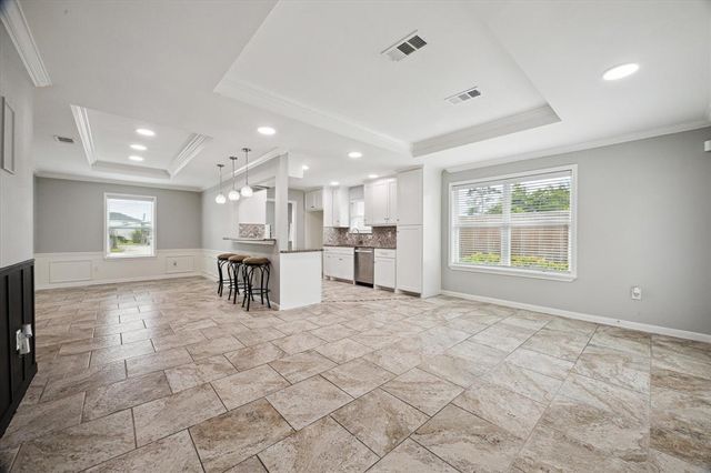 2718 Avenue H, Dickinson, TX 77539