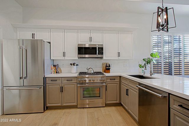 6884 E AMBER SUN Drive, Scottsdale, AZ 85266