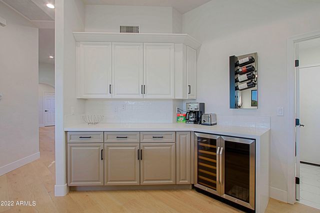 6884 E AMBER SUN Drive, Scottsdale, AZ 85266