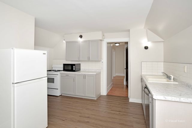 93 Elmhurst Street 2, Crystal Lake, IL 60014