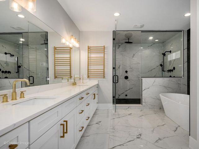 2153 W Fletcher Street, Chicago, IL 60618