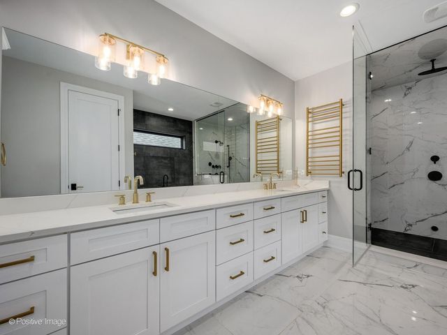 2153 W Fletcher Street, Chicago, IL 60618