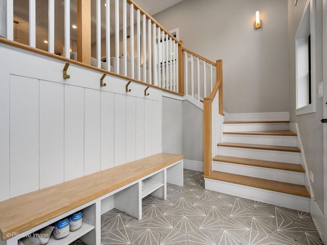 2153 W Fletcher Street, Chicago, IL 60618
