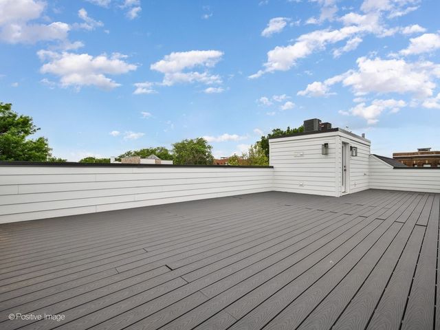2153 W Fletcher Street, Chicago, IL 60618