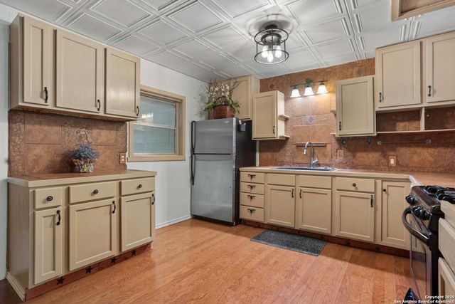 18218 scenic loop, Helotes, TX 78023