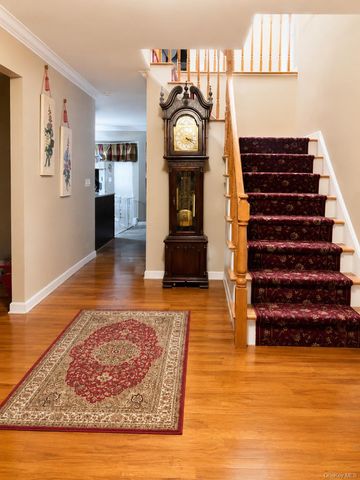 91 Tallmadge Trail, Miller Place, NY 11764