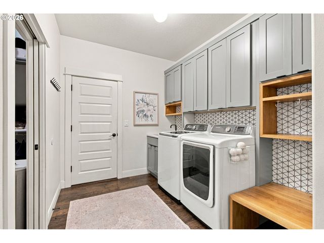 16596 MEMORY Ln, Oregon City, OR 97045