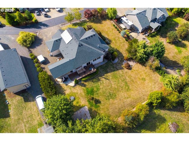 16596 MEMORY Ln, Oregon City, OR 97045