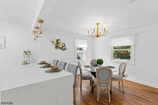 28 Laurel Pl, Fanwood Boro, NJ 07023