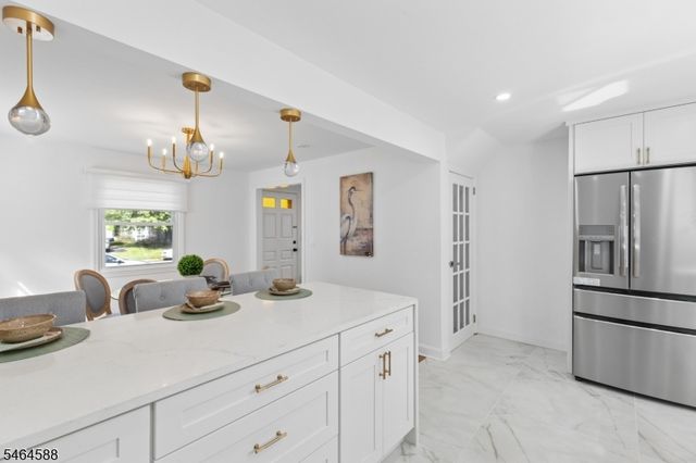 28 Laurel Pl, Fanwood Boro, NJ 07023