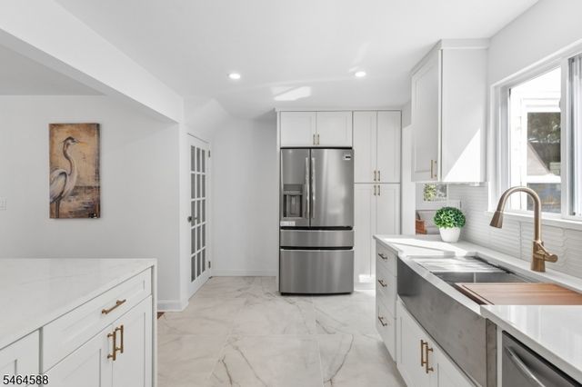 28 Laurel Pl, Fanwood Boro, NJ 07023