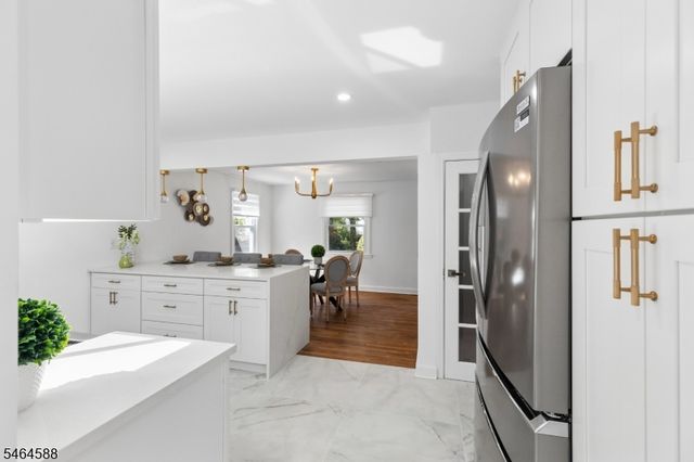 28 Laurel Pl, Fanwood Boro, NJ 07023