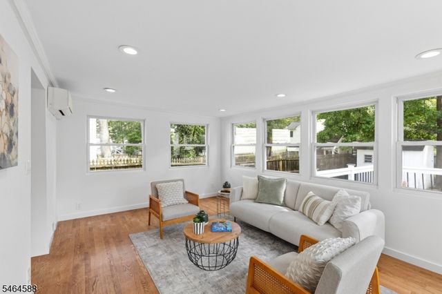 28 Laurel Pl, Fanwood Boro, NJ 07023